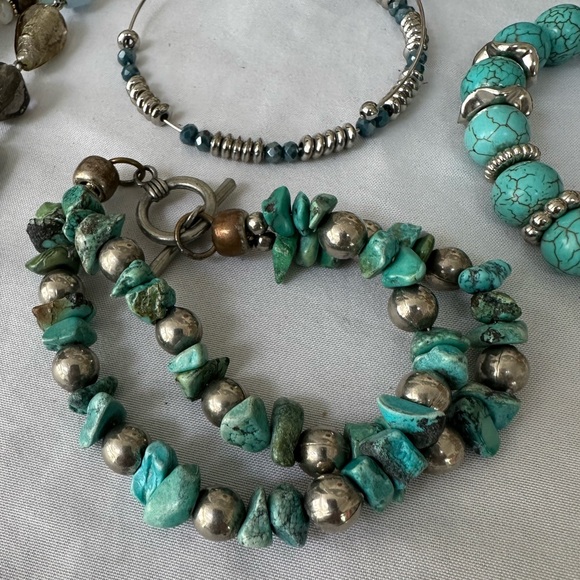 Set of 10 blue and neutral vibe bracelets - Picture 6 of 7